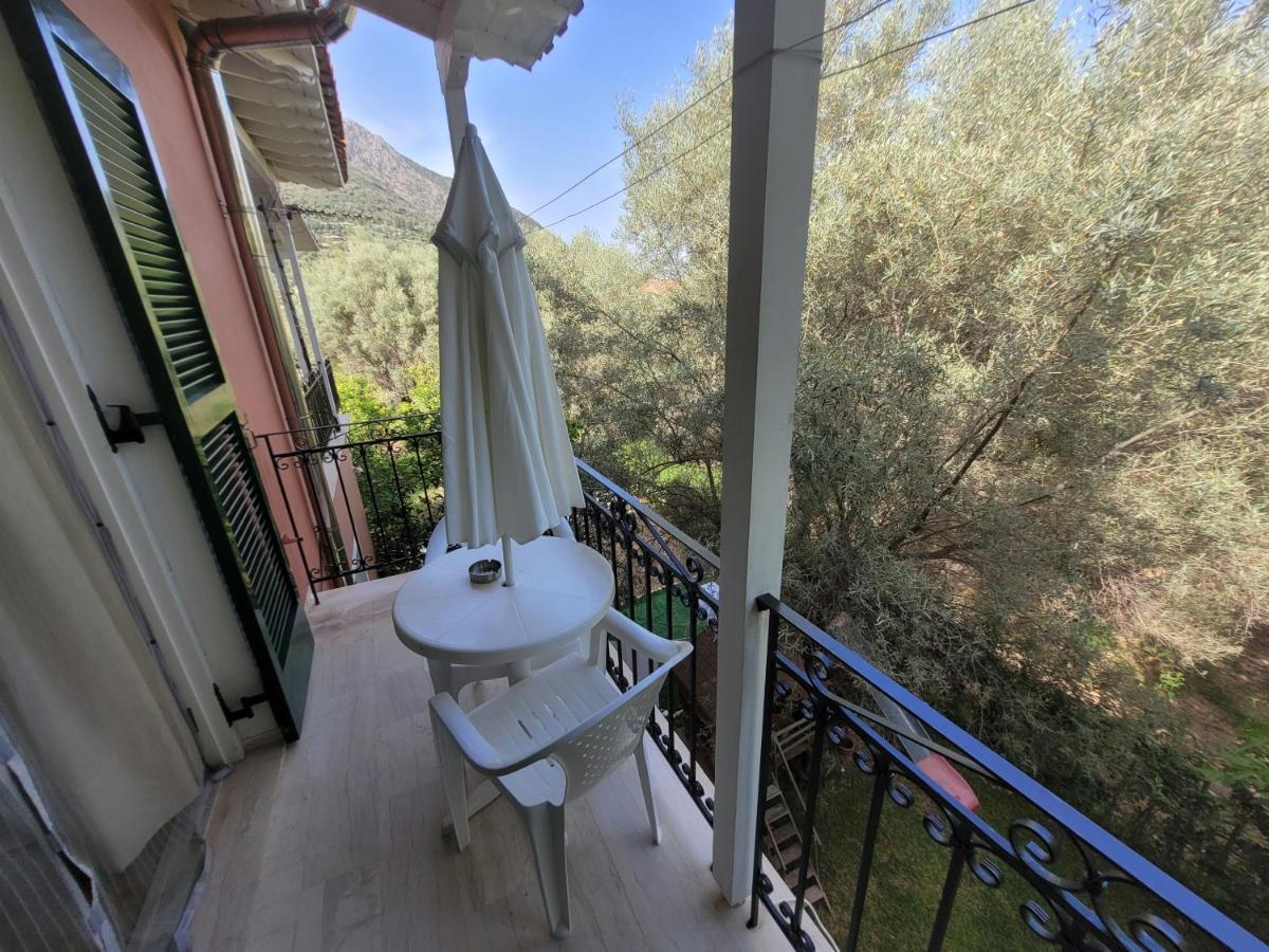 נידרי Villa Petros מראה חיצוני תמונה